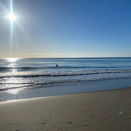 The Manga Sea-view Studio, Sandy & Crystal Clear Water, 5g Wifi & Airco Daire *